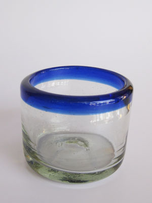 Ofertas / vasos tipo Chaser con borde azul cobalto / Éste festivo juego de vasos pequeños tipo Chaser es ideal para acompañar su tequila con una sangrita.
